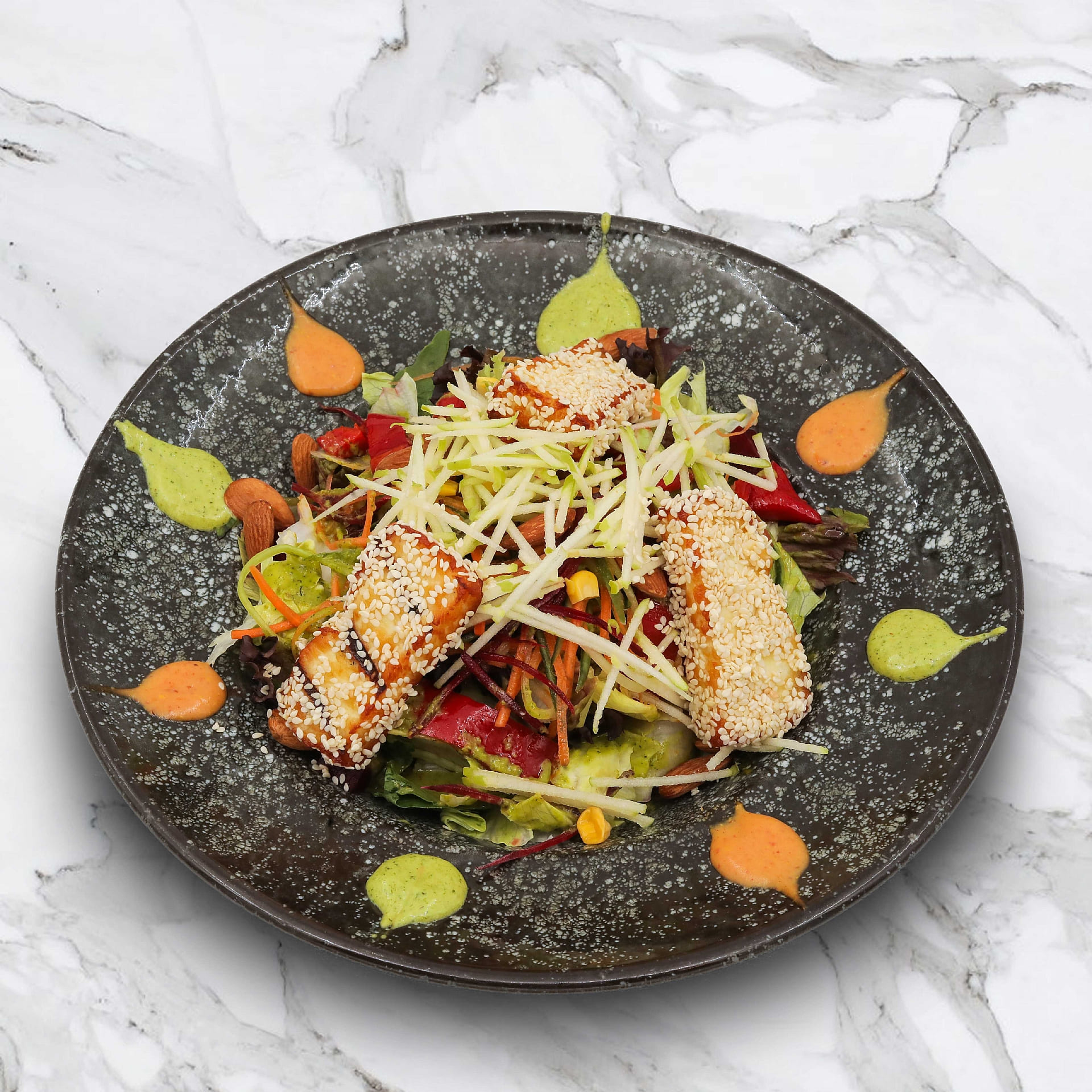 Susamlı Izgara Hellim Salata